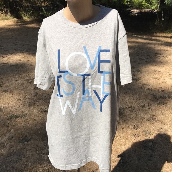 🆕J.Crew “Love Is The Way” Graphic Gray T-Shirt Brand New - Picture 3 of 6